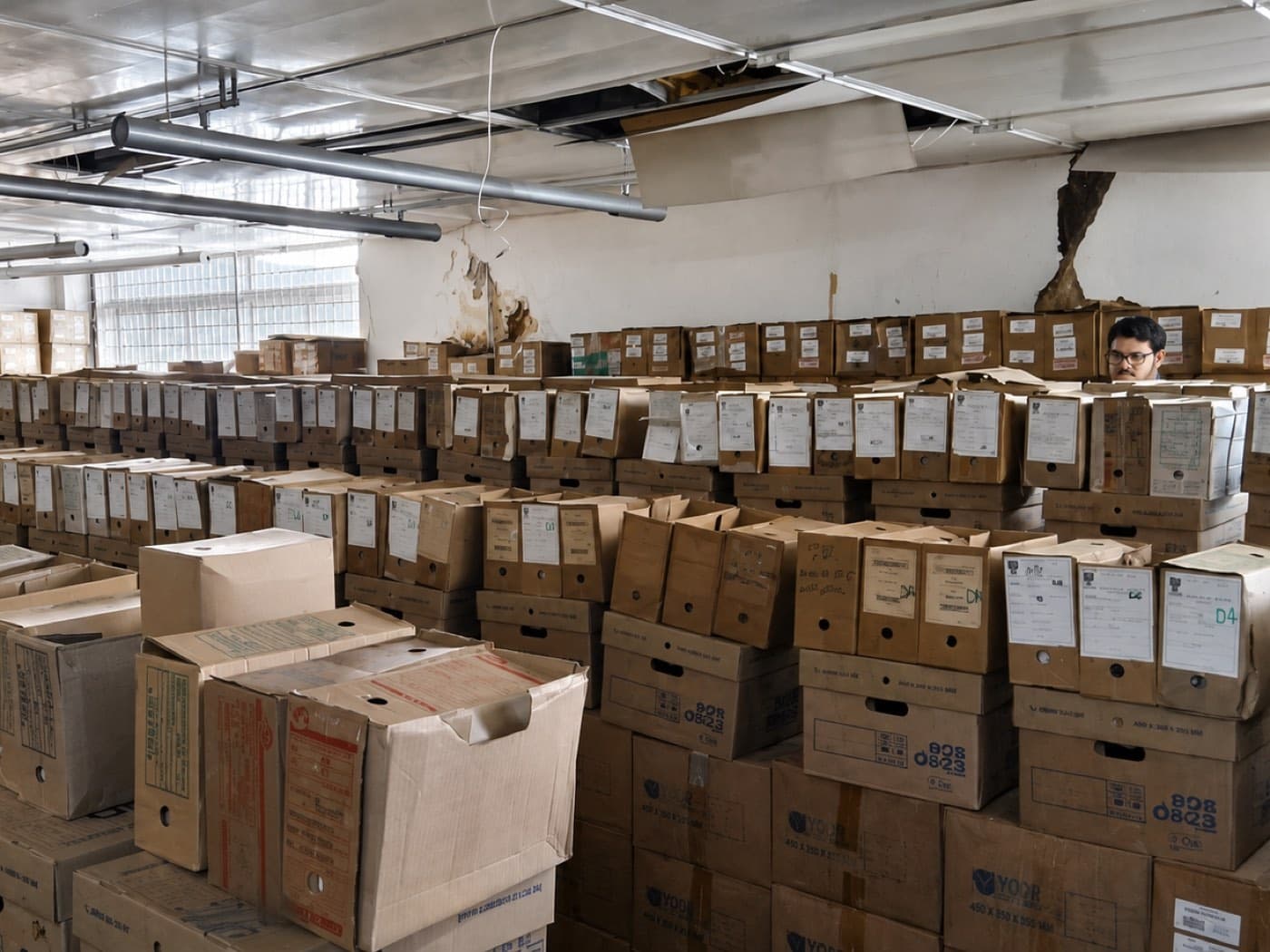 Inventário técnico do Arquivo Central, caixa a caixa, antes do tratamento